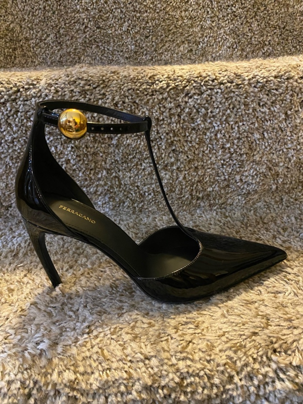 Ferragamo Odette size 8 black patent stilettos with gold accent - Picture 2 of 9